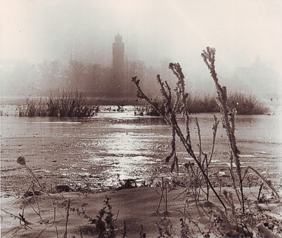 Ochsenfurt, der Main im Winter mit dem Taubenturm“ (1946)