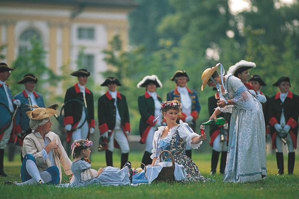 Rokokofest im Ansbacher Schlossgarten. Bild Ansbach/TVF