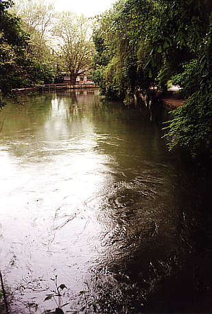 Wasserstrudel im Quelltopf