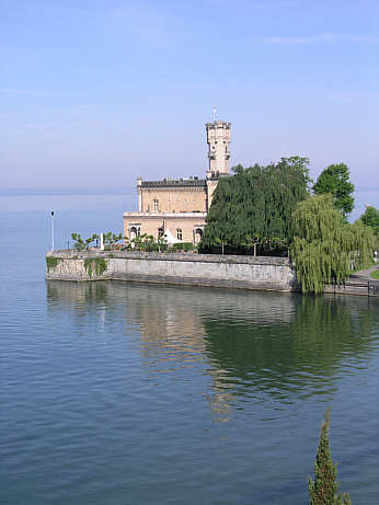 Schloss Langenargen im See