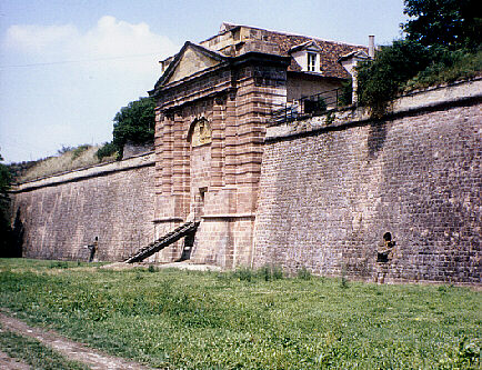 Neu-Breichs (Neuf-Brisach),  Stadttore