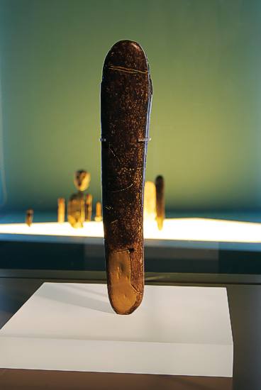 Urgeschichtliches Museum Blaubeuren: Phallus vom Hohle Fels