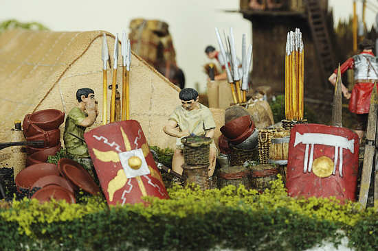 Neupräsentation der römischen Funde im Archäologischen Museum Colombischlössle: Modell des römischen Feldlagers