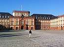 Schloss mit Ehrenhof und Corps de Logis