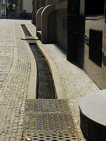 Bächli in Freiburgs Straßen