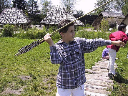  Federseemuseum Bad Buchau, Museumspädagogik,, Speerschleuder
