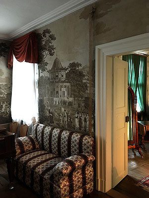 Schloss Weesenstein, Tapete mit chinesischen Landschaften in Grisaille-Technik