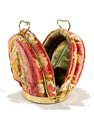 Kaffeewärmer aus der Ausstelung "Zweck fremd" im Badischen Landesmuseum