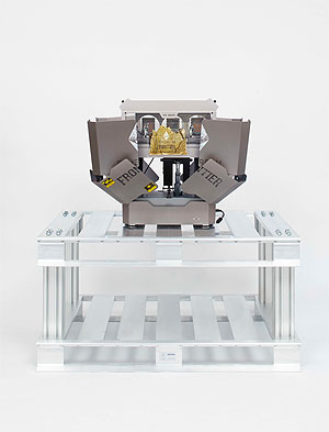 Simon Denny, Zug Blockchain Startup Case Mod: Ethereum, 2016. © Coutrtesy the artist and Galerie Buchholz, Cologne/Berlin/New York. Foto: Nick Ash