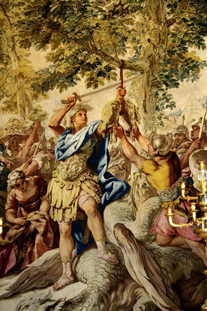 Jason schneidet nach der Tötung des Drachen das Goldene Vließ ab. Detail aus dem Jason-Teppich