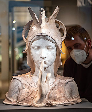 Blick auf Büste „Sphinx“, Charles van der Stappen, Brüssel, 1897, Staatliche Kunstsammlungen Dresden © Badisches Landesmuseum, Foto: ARTIS – Uli Deck