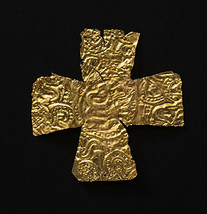 Goldblattkreuz aus Grab 21 in Gammertingen. Sammlung Hohenzollern.