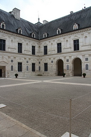 Schloss Ancy-le-Franc, Innenhof Ecke