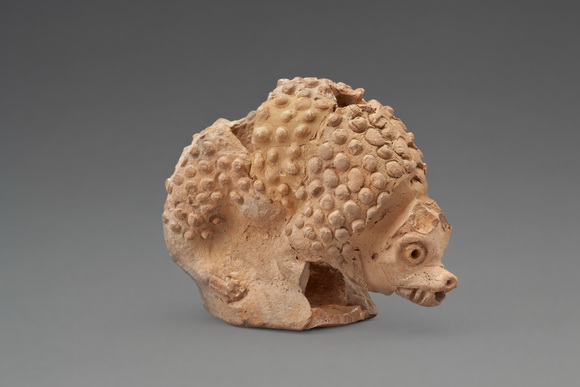 Weihgabe in Form eines Igels aus Petra, „Great Temple“, Ton, 1. Jahrhundert n. Chr. (Petra, Arch&auml;ologisches Museum) 